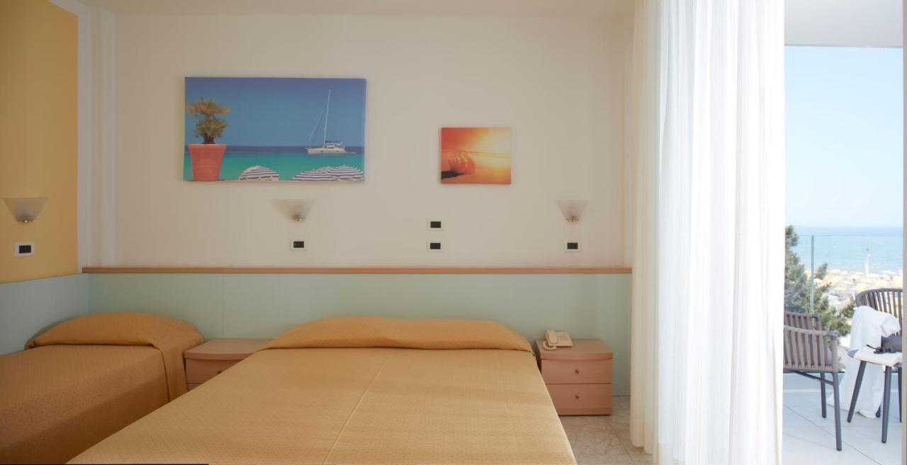 Hotel Pelikan Линяно Сабиадоро Екстериор снимка