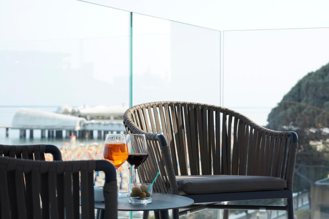 Hotel Pelikan Линяно Сабиадоро Екстериор снимка