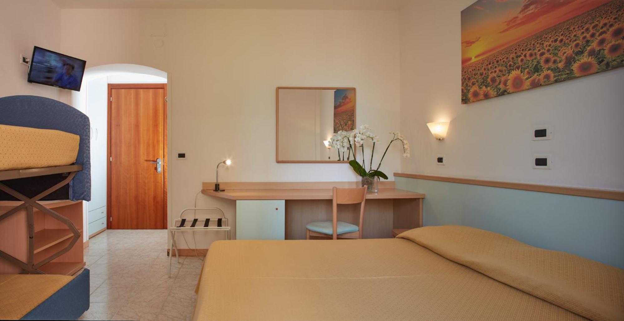 Hotel Pelikan Линяно Сабиадоро Екстериор снимка