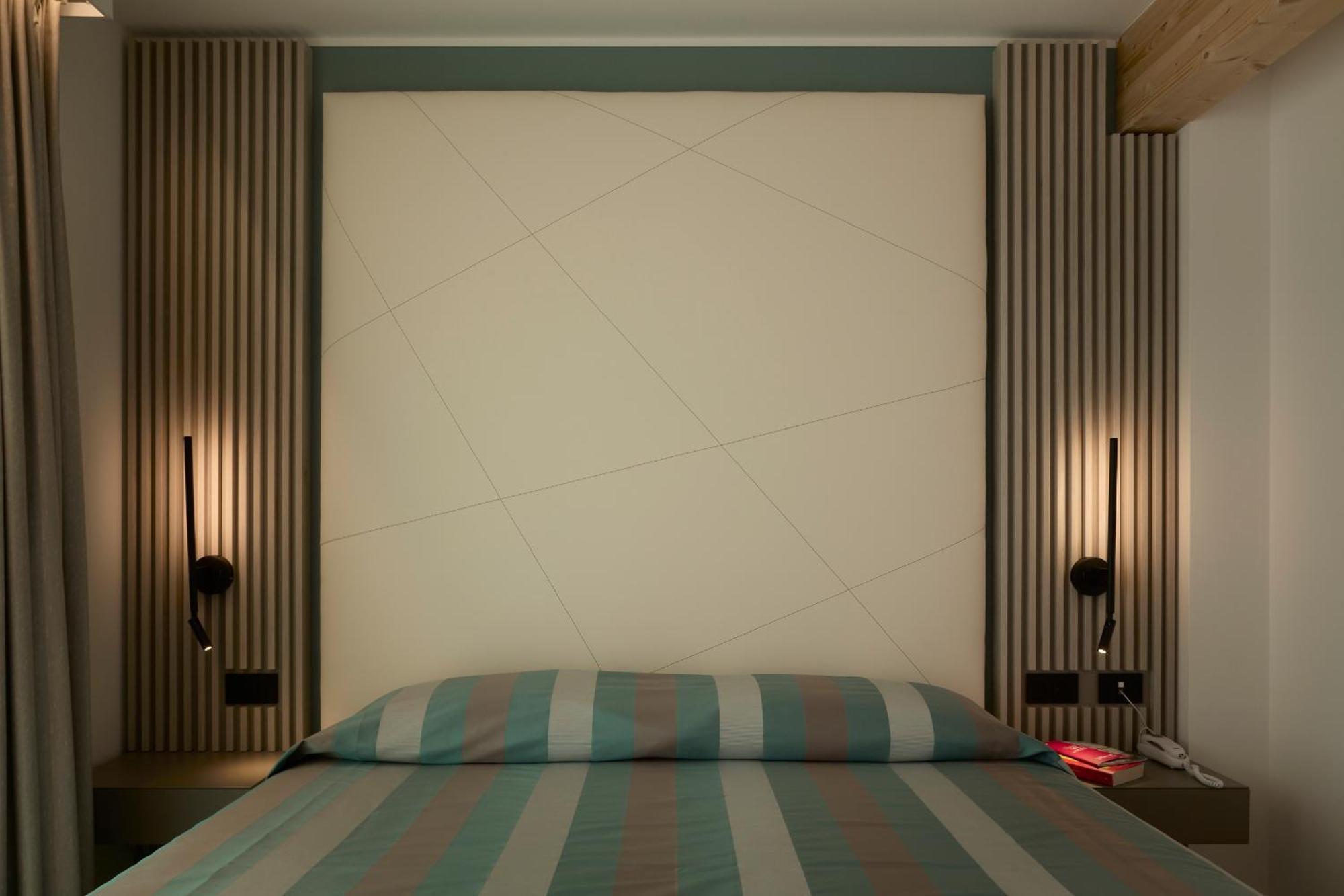 Hotel Pelikan Линяно Сабиадоро Екстериор снимка