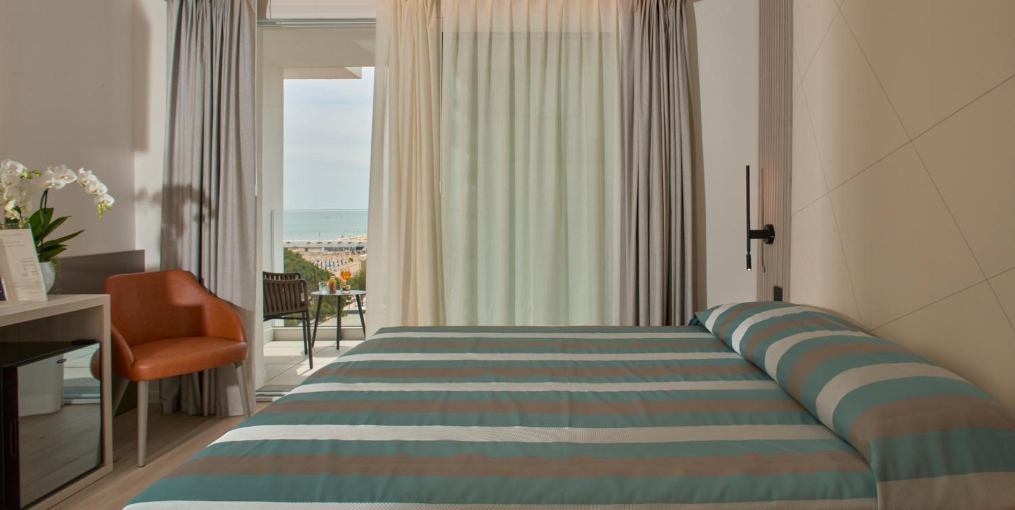 Hotel Pelikan Линяно Сабиадоро Екстериор снимка