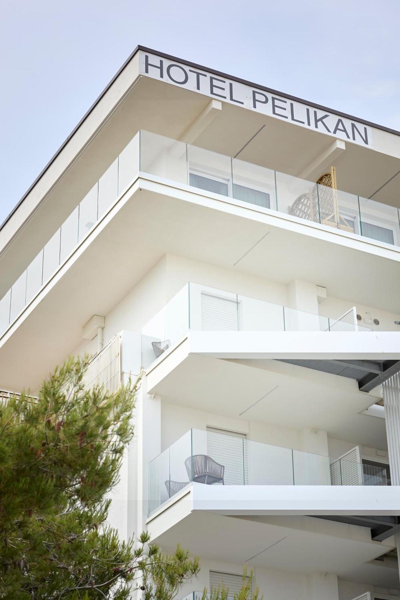 Hotel Pelikan Линяно Сабиадоро Екстериор снимка